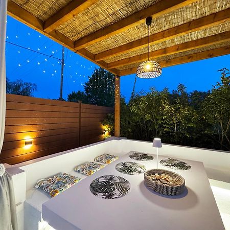 Burnelia Vacation House Lefkímmi Eksteriør billede