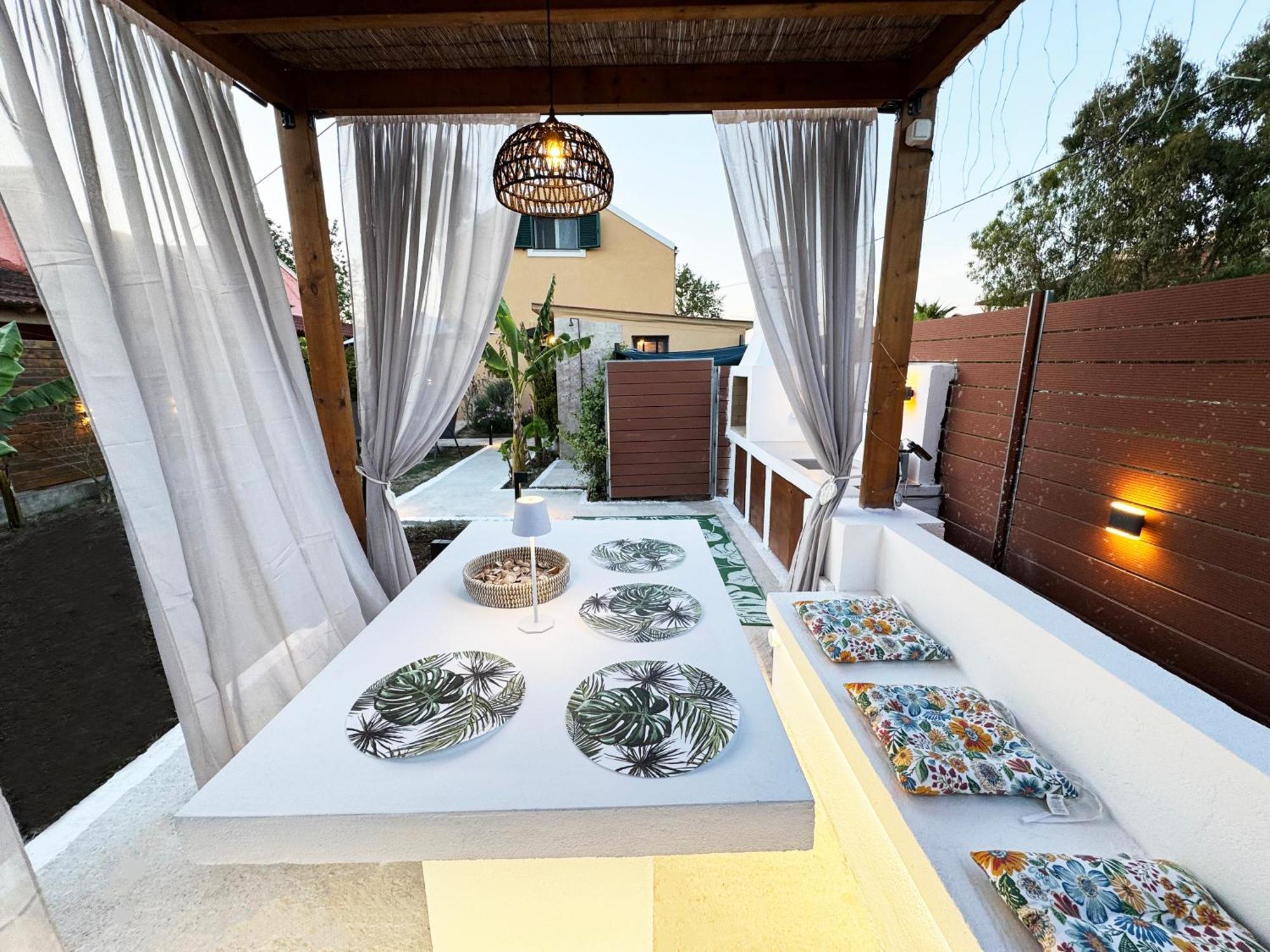Burnelia Vacation House Lefkímmi Eksteriør billede